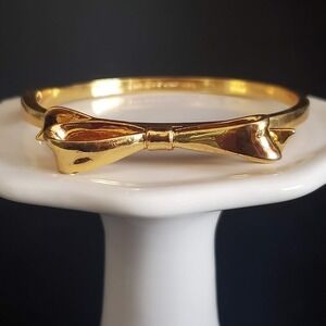 Kate Spade Gold Plated Love Notes Hinged Bangle Bracelet Signed Locking Clasp‎